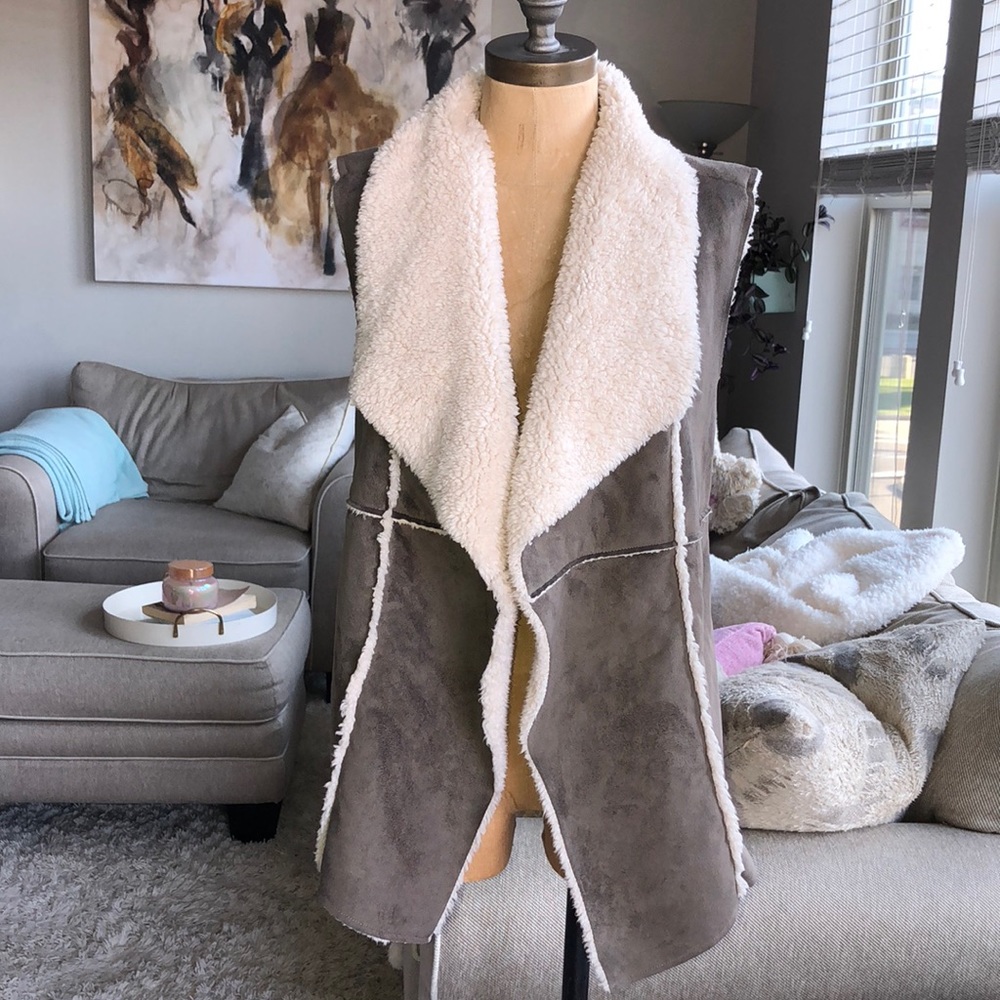 Barely worn Sherpa vest